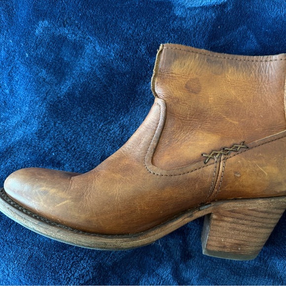 Frye Leather Ankle Boots - size 9 - Picture 6 of 9